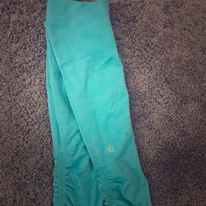 Lululemon seamless Capri size 4.